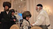שמחת החתונה פאר אן אייניקל ביי כ"ק אדמו"ר ניקלשבורג בארא פארק שליט"א און כ"ק אדמו"ר מסטרעטין שליט"א