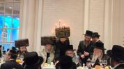 שמחת החתונה פאר אן אייניקל ביי כ"ק אדמו"ר ניקלשבורג בארא פארק שליט"א און כ"ק אדמו"ר מסטרעטין שליט"א