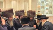 שמחת החתונה פאר אן אייניקל ביי כ"ק אדמו"ר ניקלשבורג בארא פארק שליט"א און כ"ק אדמו"ר מסטרעטין שליט"א