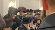 שמחת החתונה פאר אן אייניקל ביי כ"ק אדמו"ר ניקלשבורג בארא פארק שליט"א און כ"ק אדמו"ר מסטרעטין שליט"א