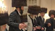שמחת החתונה פאר אן אייניקל ביי כ"ק אדמו"ר ניקלשבורג בארא פארק שליט"א און כ"ק אדמו"ר מסטרעטין שליט"א
