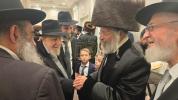 שמחת החתונה פאר אן אייניקל ביי כ"ק אדמו"ר ניקלשבורג בארא פארק שליט"א און כ"ק אדמו"ר מסטרעטין שליט"א