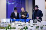 הרב בערל לאזאר שליט"א הויפט רב פון רוסלאנד באזוכט א מאסקווער טעכנאלאגיע אוניווערסיטעט: וואס שטעל פאר פארגעשריטענע טעכנאלאגיע צו וואקסן גרינצייג אן אינסעקטן