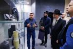 הרב בערל לאזאר שליט"א הויפט רב פון רוסלאנד באזוכט א מאסקווער טעכנאלאגיע אוניווערסיטעט: וואס שטעל פאר פארגעשריטענע טעכנאלאגיע צו וואקסן גרינצייג אן אינסעקטן