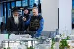 הרב בערל לאזאר שליט"א הויפט רב פון רוסלאנד באזוכט א מאסקווער טעכנאלאגיע אוניווערסיטעט: וואס שטעל פאר פארגעשריטענע טעכנאלאגיע צו וואקסן גרינצייג אן אינסעקטן