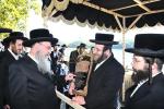 טויזנטער אידן קומען זיך צונויף אין פרעסבורג צום 187'סטן יארצייט פונעם חתם סופר זי"ע, באגלייט מיט א היסטארישע הכנסת ספר תורה