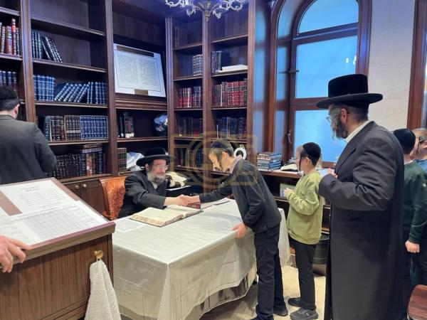 קינדער פון קראסנה ת"ת ביים אריבער גיין ווינטשן מזל
