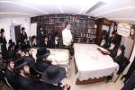 מעמד הנחלת דרכי ההוראה ע"י כ"ק הגאון רבי משה  שטערנבוך שליט"א פאר  די צענדליגער נייע אַברכים וואָס האָבן זיך אָנגעשלאָסן אין דעם כולל &bdquo;תּשובֿות והנהגות&ldquo; פֿאַרן נייעם זמן