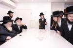 מעמד הנחלת דרכי ההוראה ע"י כ"ק הגאון רבי משה  שטערנבוך שליט"א פאר  די צענדליגער נייע אַברכים וואָס האָבן זיך אָנגעשלאָסן אין דעם כולל &bdquo;תּשובֿות והנהגות&ldquo; פֿאַרן נייעם זמן