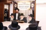 מעמד הנחלת דרכי ההוראה ע"י כ"ק הגאון רבי משה  שטערנבוך שליט"א פאר  די צענדליגער נייע אַברכים וואָס האָבן זיך אָנגעשלאָסן אין דעם כולל &bdquo;תּשובֿות והנהגות&ldquo; פֿאַרן נייעם זמן