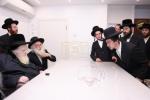 מעמד הנחלת דרכי ההוראה ע"י כ"ק הגאון רבי משה  שטערנבוך שליט"א פאר  די צענדליגער נייע אַברכים וואָס האָבן זיך אָנגעשלאָסן אין דעם כולל &bdquo;תּשובֿות והנהגות&ldquo; פֿאַרן נייעם זמן