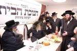 ווידעא: משגיחי ישיבות חב"ד באדאקנט זיך פאר די עסקני קרן ויאל משה ביים מעמד חנוכת הבית פאר די נייע אפיס געביידע פון קרן ויאל משה בנשיאת כ"ק אדמו"ר מסאטמאר שליט"א 