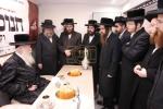 ווידעא: משגיחי ישיבות חב"ד באדאקנט זיך פאר די עסקני קרן ויאל משה ביים מעמד חנוכת הבית פאר די נייע אפיס געביידע פון קרן ויאל משה בנשיאת כ"ק אדמו"ר מסאטמאר שליט"א 