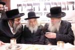 ווידעא: משגיחי ישיבות חב"ד באדאקנט זיך פאר די עסקני קרן ויאל משה ביים מעמד חנוכת הבית פאר די נייע אפיס געביידע פון קרן ויאל משה בנשיאת כ"ק אדמו"ר מסאטמאר שליט"א 