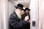 ווידעא: משגיחי ישיבות חב"ד באדאקנט זיך פאר די עסקני קרן ויאל משה ביים מעמד חנוכת הבית פאר די נייע אפיס געביידע פון קרן ויאל משה בנשיאת כ"ק אדמו"ר מסאטמאר שליט"א 