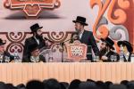 גרויסארטיגע מעמד סיום מסכת קדושין בחצר הקודש פאפא 