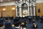 עצרת הספד צו די פטירה פון הגאון רבי צבי זאב בערגער זצ"ל מו"ץ צאנז קלויזענבורג בבארא פארק אין ביהמ"ד הגדול צאנז קלויזענבורג אין בארא פארק בילדער: אייזיק י., אברומי ווייס