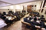 חסידי ויזניץ אין אמעריקע ביים סדר לימוד רבתי שיעורי תורה ברבים וואס כ"ק בעל הישועות משה זצ"ל האט איינגעפירט 