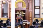 חסידי ויזניץ אין אמעריקע ביים סדר לימוד רבתי שיעורי תורה ברבים וואס כ"ק בעל הישועות משה זצ"ל האט איינגעפירט 
