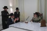 "זאג זיי אז ישראל האגער איז אויך אזא גרויסע קנאי": דברות קודש פו כ"ק אדמו"ר מוויזניץ לרפו"ש ביי א באזוך נעכטן דורך פורשטייער פון די יהדות התורה פארטיי 