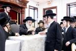 כ"ק אדמו"ר מ'קראלי שליט"א ביים דרשת פתיחת הזמן פאר די תלמידי הישיבות