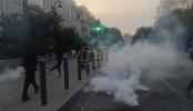 פראנקרייך אין פלאמען: ראיאט פאליציי ציען זיך צוריק נאך וואס פראטעסטן ווערן געוואלדטאטיג