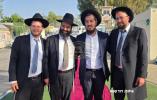 הערליכע אויפנאמע פאר 10 בחורים וועלכע זענען היינט צופרי באפרייט געווארן פון תפיסה נאכן זיך נישט שטעלן צו מיליטערישע דינסט 