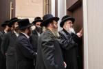קביעות מזוזה אין די נייע סאטמארע חתונה זאל  עטרת רישא אין מאנטריאל