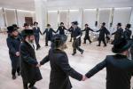 קביעות מזוזה אין די נייע סאטמארע חתונה זאל  עטרת רישא אין מאנטריאל
