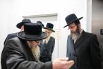 קביעות מזוזה אין די נייע סאטמארע חתונה זאל  עטרת רישא אין מאנטריאל