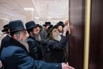 קביעות מזוזה אין די נייע סאטמארע חתונה זאל  עטרת רישא אין מאנטריאל
