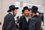קביעות מזוזה אין די נייע סאטמארע חתונה זאל  עטרת רישא אין מאנטריאל