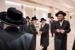 קביעות מזוזה אין די נייע סאטמארע חתונה זאל  עטרת רישא אין מאנטריאל