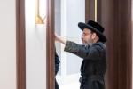 קביעות מזוזה אין די נייע סאטמארע חתונה זאל  עטרת רישא אין מאנטריאל
