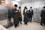 קביעות מזוזה אין די נייע סאטמארע חתונה זאל  עטרת רישא אין מאנטריאל