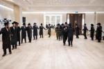 קביעות מזוזה אין די נייע סאטמארע חתונה זאל  עטרת רישא אין מאנטריאל