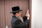 קביעות מזוזה אין די נייע סאטמארע חתונה זאל  עטרת רישא אין מאנטריאל