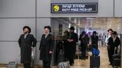 Main image for פרישע אויפברויז : צוויי חב"ד בחורים געשיקט אין מיליטערישע טורמע נאכדעם וואס 42 זענען פארהאלטן געווארן ביים צוריקקומען פון 770