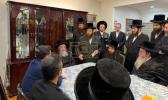 קאנגרעסמאן מייק לאולער אפגעשטאט באזוך ביי גדולי הרבנים שליט"א אין באפורברייטונג צו די וואלן 