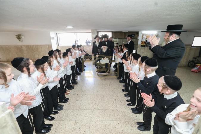 איבערבליק אויף באזוכן די וואך ביי הגאון רבי משה שט