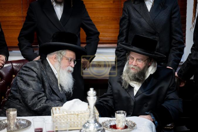 כ"ק אדמו"ר מקרעטשניף סיגעט אויף א  באזוך כ"ק אדמו"
