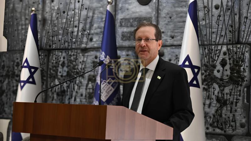 הערצאג פאדערט: א גרינטליכע אויספארשונג איבער פארדע