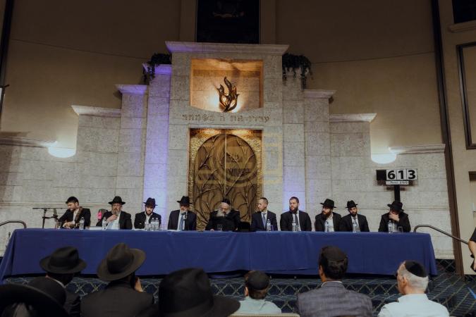 הגאון רבי שאול אלתר שליט"א ביים אויפטרעטן נעכטן  ב