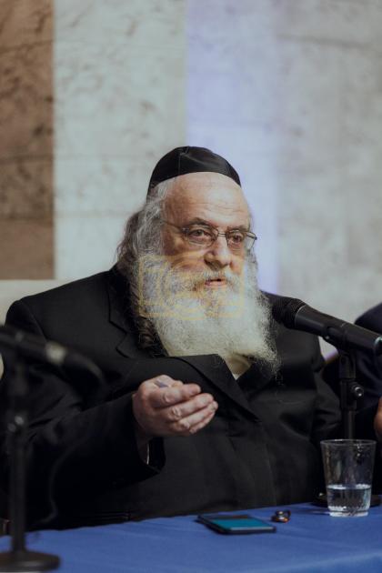 הגאון רבי שאול אלתר שליט"א ביים אויפטרעטן נעכטן  ב