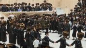 ייסורים של אהבה מגיעים לאדם צדיק שאין לו חטא - כ"ק אדמו"ר מוויזניץ לרפו"ש נעכטן ביי אן חתונה פון אן אייניקל 