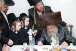 הערליכע מעמד הכנסת ספר תורה פארגעקומען בחצר הקודש נדווארנא באניא  וועלכע איז אריינגעגעבן געווארן דורך הנדיב הרב ליפא דב שטערנהיים הי"ו מארה"ב לזכותו פון  כ"ק האדמו"ר מנדווארנא באניא שליט"א. 