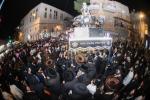 הערליכע מעמד הכנסת ספר תורה פארגעקומען בחצר הקודש נדווארנא באניא  וועלכע איז אריינגעגעבן געווארן דורך הנדיב הרב ליפא דב שטערנהיים הי"ו מארה"ב לזכותו פון  כ"ק האדמו"ר מנדווארנא באניא שליט"א. 