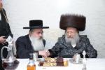 הערליכע מעמד הכנסת ספר תורה פארגעקומען בחצר הקודש נדווארנא באניא  וועלכע איז אריינגעגעבן געווארן דורך הנדיב הרב ליפא דב שטערנהיים הי"ו מארה"ב לזכותו פון  כ"ק האדמו"ר מנדווארנא באניא שליט"א. 