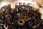 הערליכע מעמד הכנסת ספר תורה פארגעקומען בחצר הקודש נדווארנא באניא  וועלכע איז אריינגעגעבן געווארן דורך הנדיב הרב ליפא דב שטערנהיים הי"ו מארה"ב לזכותו פון  כ"ק האדמו"ר מנדווארנא באניא שליט"א. 