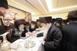 הערליכע מעמד הכנסת ספר תורה פארגעקומען בחצר הקודש נדווארנא באניא  וועלכע איז אריינגעגעבן געווארן דורך הנדיב הרב ליפא דב שטערנהיים הי"ו מארה"ב לזכותו פון  כ"ק האדמו"ר מנדווארנא באניא שליט"א. 
